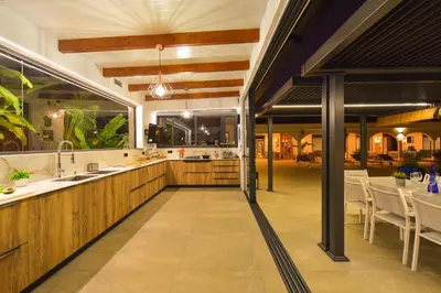 Un restaurante o sitio para comer en Armonia Oasis DeLuxe by VillaGranCanaria