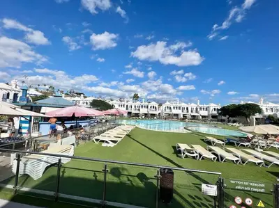Piscina en o cerca de Cozy Bungalow playmar 23