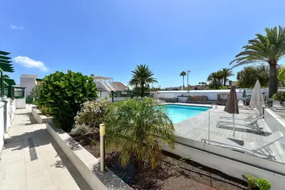Piscina en o cerca de Casa Amarilla Begoña by VillaGranCanaria