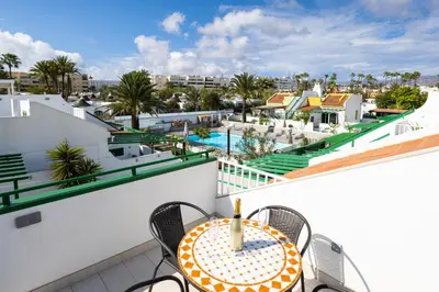 Piscina en o cerca de Casa Amarilla Begoña by VillaGranCanaria