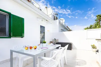 Un balcón o terraza de Casa Amarilla Begoña by VillaGranCanaria