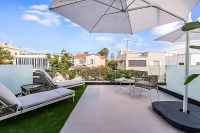 Un balcón o terraza de La Vega de Ciudad Jardín Suites