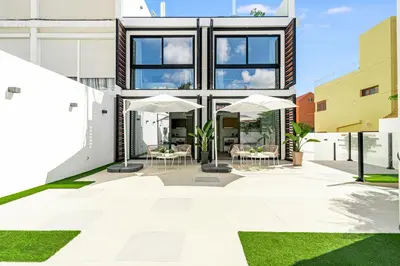 Fachada o entrada de La Vega de Ciudad Jardín Suites