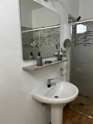 Un baño de Edara Home - Vivienda completa