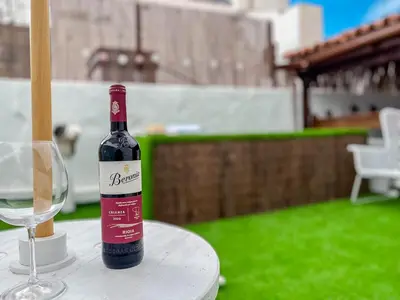Bebidas en Casa Libelvik en pleno centro Galdar con Terraza