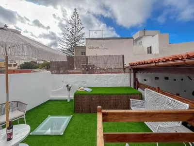 Jardín al aire libre en Casa Libelvik en pleno centro Galdar con Terraza