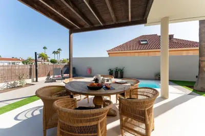 Un patio o zona al aire libre en Vivelorural Villa Óscar, Maspalomas