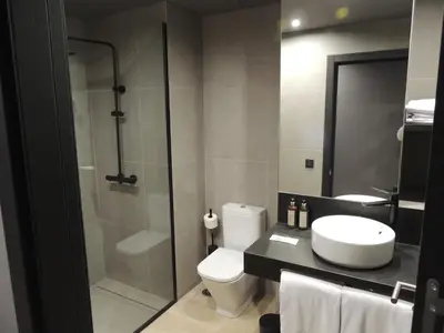 Un baño de Hotel LIVVO La Escarlata