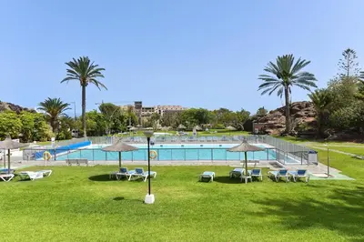 Piscina en o cerca de Red Rocks by VillaGranCanaria
