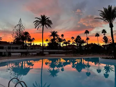 Piscina en o cerca de Newly listed and renovated Bungalow in Parque Golf Maspalomas