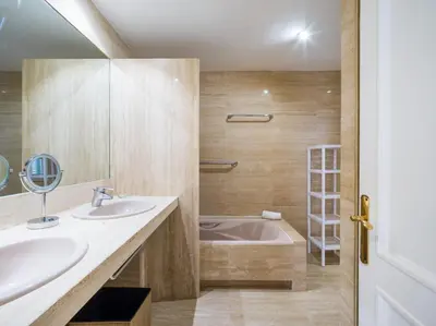 Un baño de Golf Views Home By CanariasGetaway