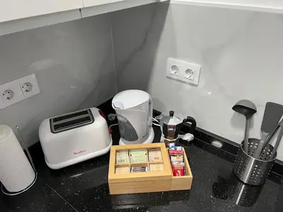 Utensilios para hacer té y café en Descanso y mar en las Canteras