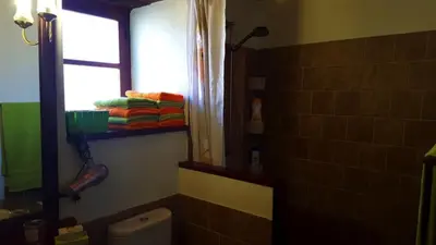 Un baño de Llanos de la Corona by Villas Rivero