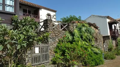 Jardín al aire libre en Llanos de la Corona by Villas Rivero