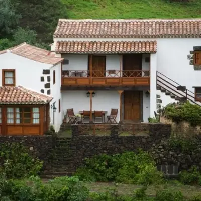 Llanos de la Corona by Villas Rivero