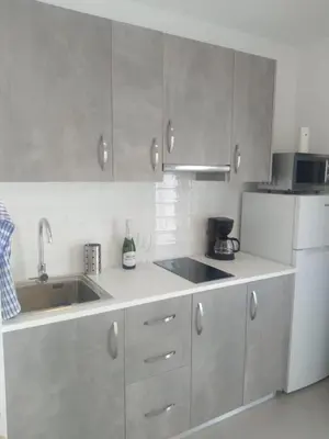 Una cocina o zona de cocina en Yumbo Rainbow Homes B