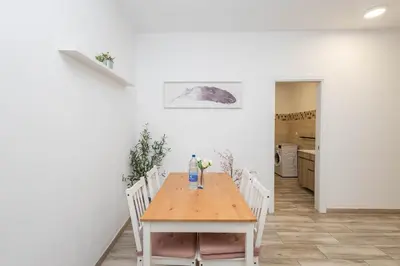 Plano de The Sweet Home - 3BR & 4 min Las Canteras
