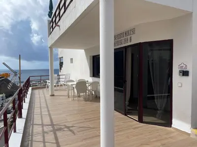 Un balcón o terraza de Casa VISTA MARINA Y MONTAÑA