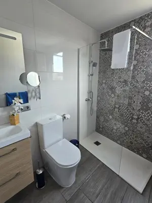 Un baño de The Blue Calla