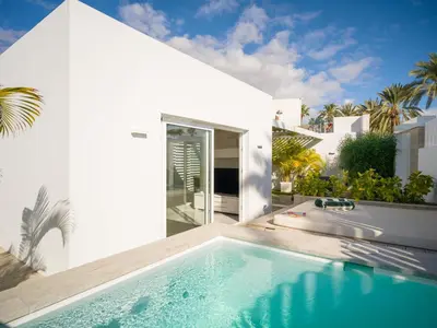 Piscina en o cerca de Porto Mare 42 with heated pool on the Front Line by CanaryScape
