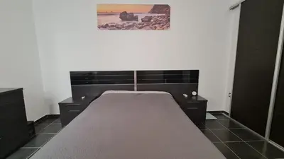 Cama o camas de una habitación en Holidays or work Central Terrace AC 2 bedroom