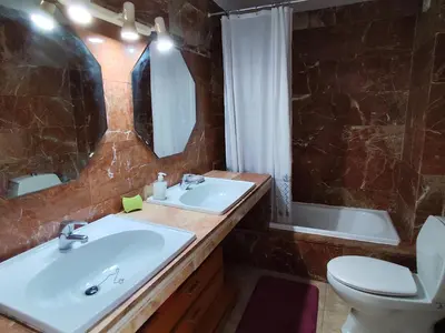 Un baño de Koka Seaview 8
