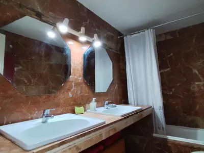 Un baño de Koka Seaview 8