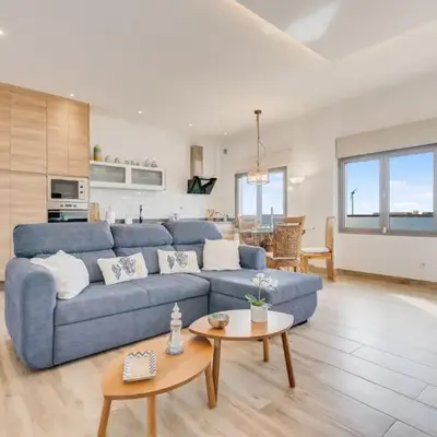 Home2Book Coastal Retreat with Sea Views