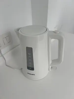 Utensilios para hacer té y café en LITTLE NELL casa compartida