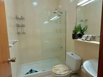 Un baño de Oasis Lemon