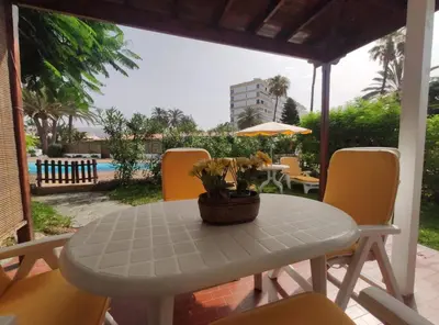 Piscina en o cerca de lovely bungalow with parking