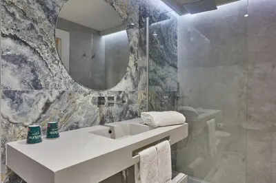 Un baño de Silken Atlantis Suites - Holiday Homes