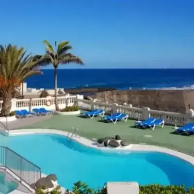 Comfortable apartment with sea view