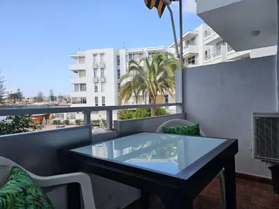 Un balcón o terraza de Barbados Tirajana Two Bedroom Apartment