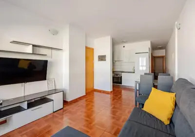 Una televisión o centro de entretenimiento en Los Alisios: Amplio y luminos a pasos del mar