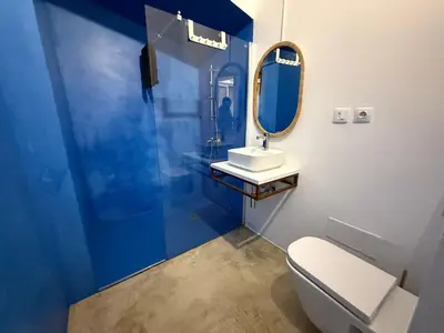 Un baño de Town House Near The Beach