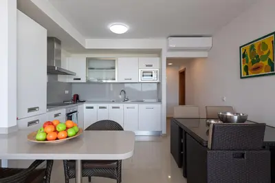 Una cocina o zona de cocina en Tropical House sea views