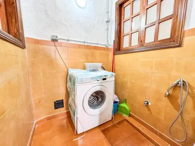 Un baño de Fee4Me 5 Min from Sardina Beach