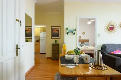 Una cocina o zona de cocina en Gravina Beach Apartment 1