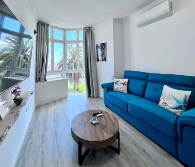 Zona de estar de Apartamento Bahía con AIRE ACONDICIONADO