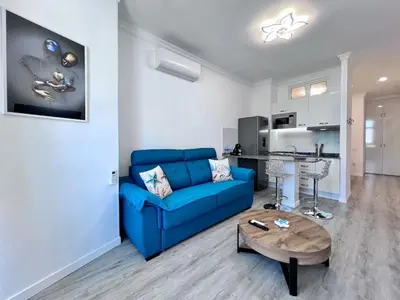 Una cocina o zona de cocina en Apartamento Bahía con AIRE ACONDICIONADO