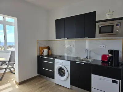 Una cocina o zona de cocina en Casa Balcon 2 bedroom by El Sirocco