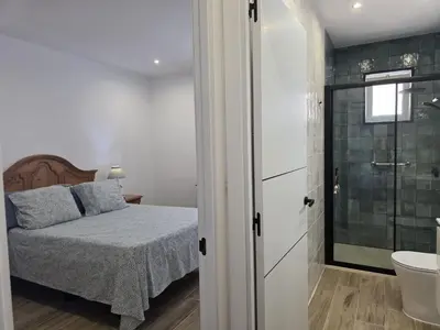 Un baño de Casa Balcon 2 bedroom by El Sirocco