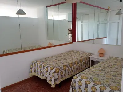 Plano de Apartamento Las Canteras y piscina