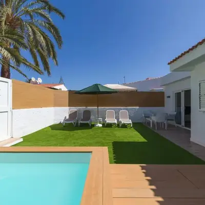 Refurbished 2 bedrooms house private pool