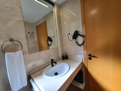 Un baño de Casa Vikingo Holiday Home with optional Hot Tub