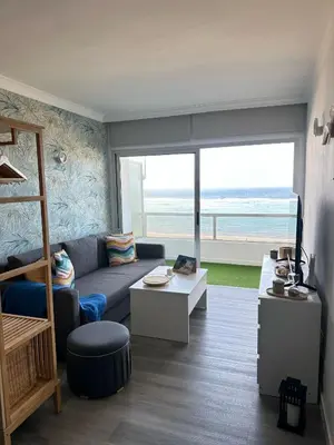 Zona de estar de Paraiso 64
