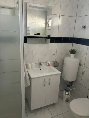 Un baño de Nice Studio Apartment with Ocean View