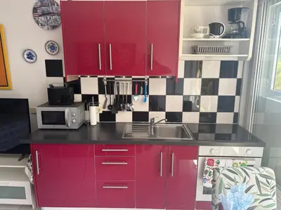 Una cocina o zona de cocina en Nice Studio Apartment with Ocean View
