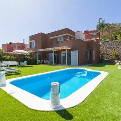 Chalet in Salobre with Private Heated Pool